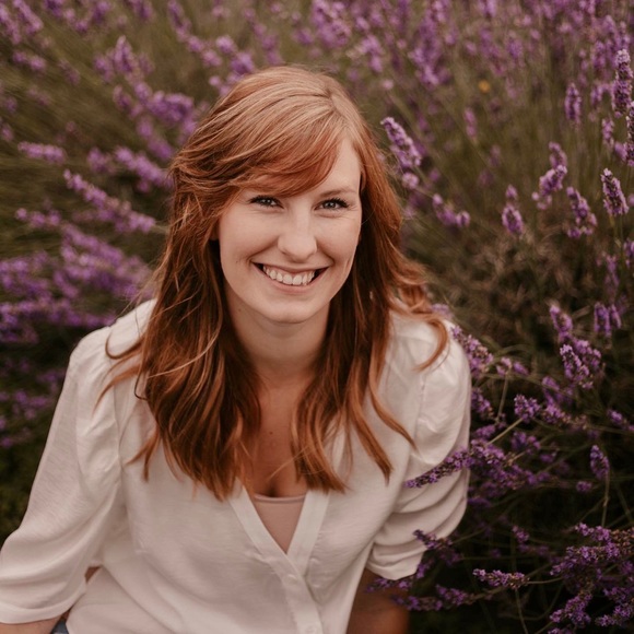 Meet your Posher, Carissa - Picture 1 of 1